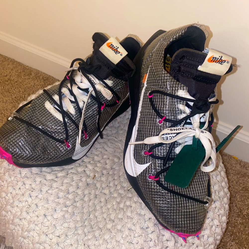 Off-White x Wmns Vapor Street ‘Laser Fuchsia’